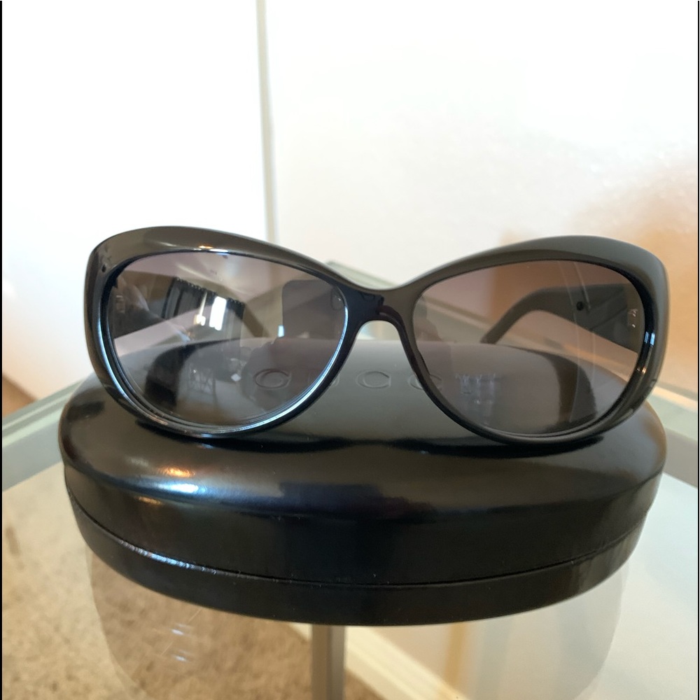 Oval sunglasses GUCCI